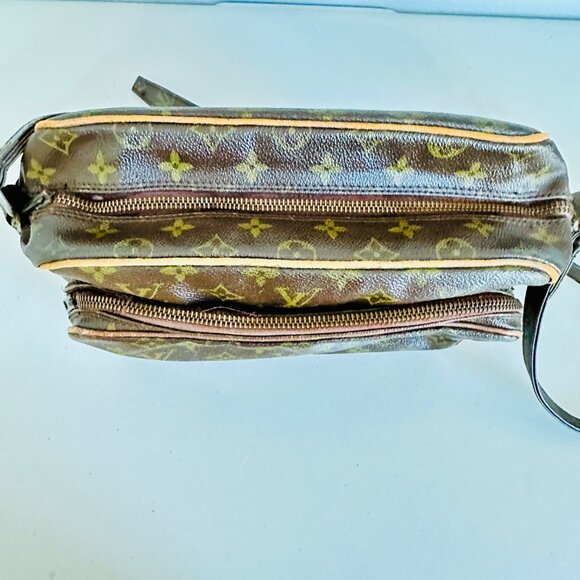 AUTHENTIC LOUIS VUITTON MONOGRAM CANVAS NILE MESSENGER BAG VINTAGE - Picture 7 of 16